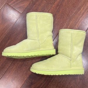 Ugg boots - Lime green size 9 — excellent condition